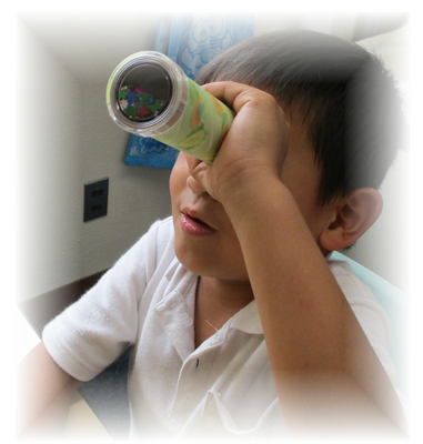 １年生は、万華鏡がめずらしかったようです。